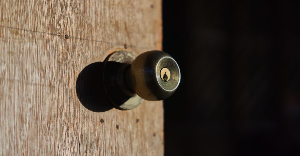 locksmith service technician — Locksmith Lithonia